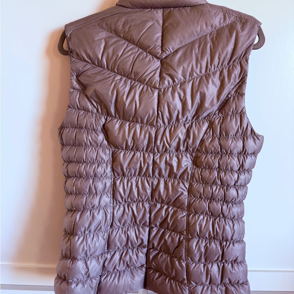 Athleta Women's Quilted Puffer Vest - Taupe - Picture 2 of 3